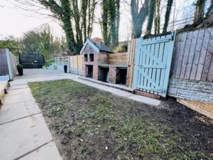 Photo 1- click for photo gallery